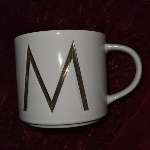 🎉HP🎉 Amazon ⭐️ gold initial M Monogram coffee Mug - Picture 3 of 8